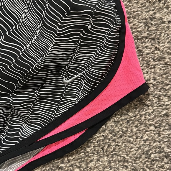 Nike running shorts - Picture 2 of 7